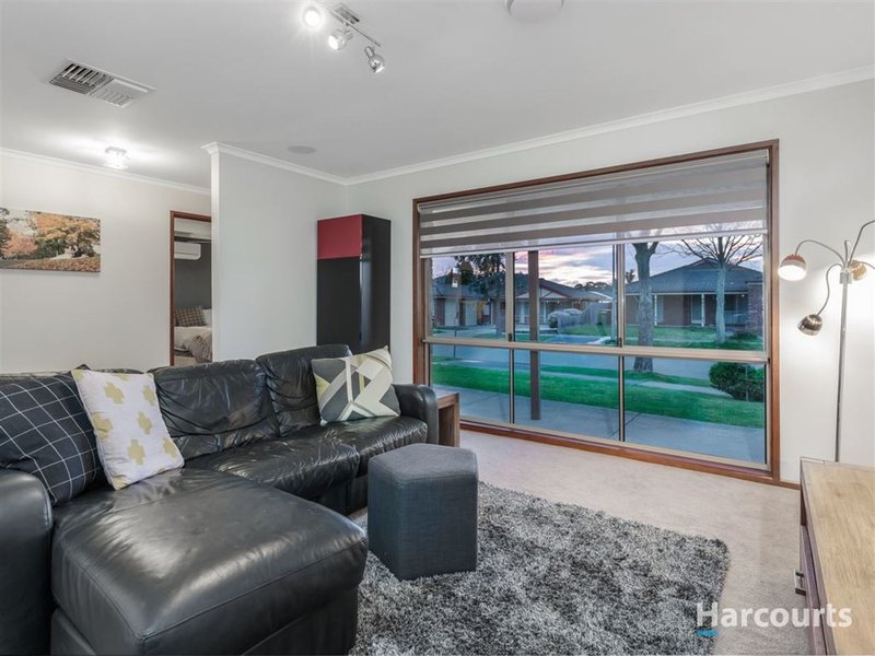 Photo - 15 Liviana Drive, Rowville VIC 3178 - Image 2