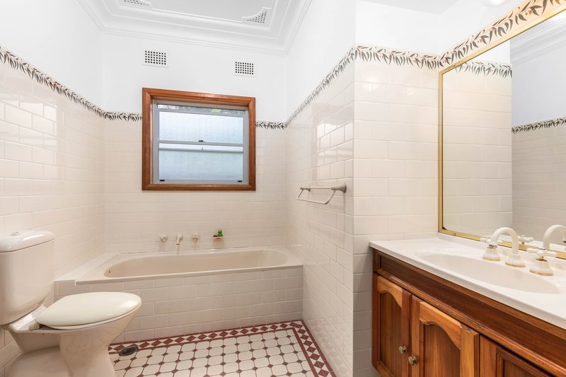 Photo - 15 Llewellyn Street, Oatley NSW 2223 - Image 12