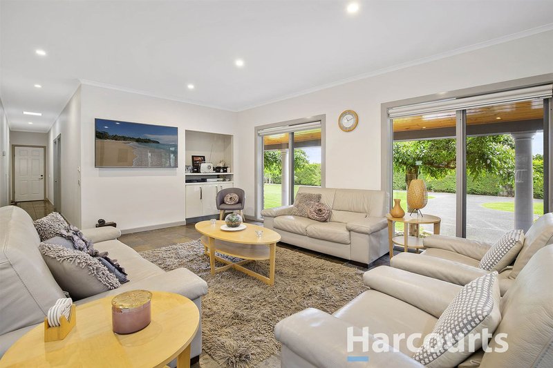 Photo - 15 Lobosco Court, Kilsyth VIC 3137 - Image 5