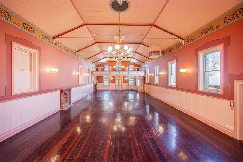 Photo - 15 Loch Street, Beechworth VIC 3747 - Image 4
