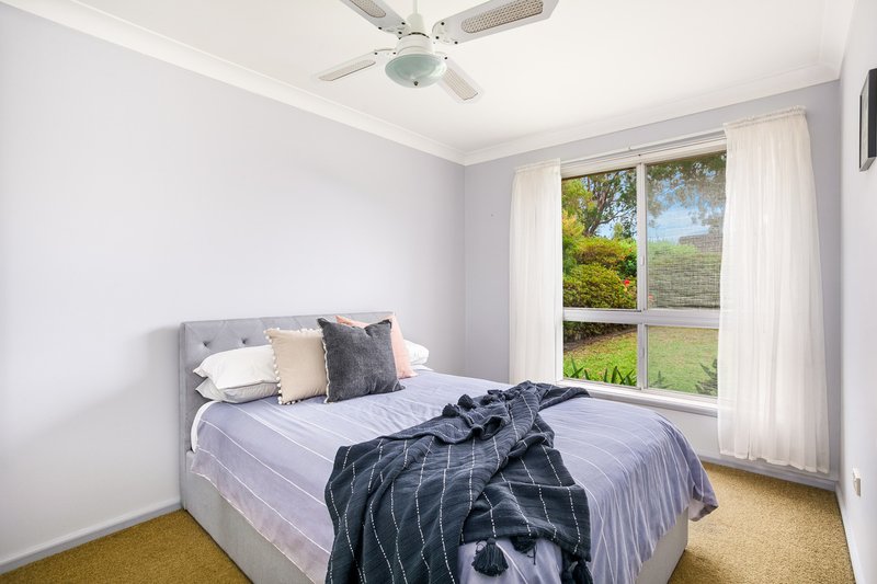 Photo - 15 Lochview Avenue, Farmborough Heights NSW 2526 - Image 6