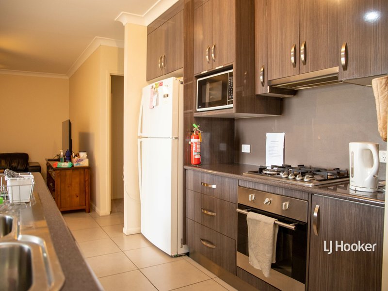 Photo - 15 Lockyer Crescent, Roma QLD 4455 - Image 3