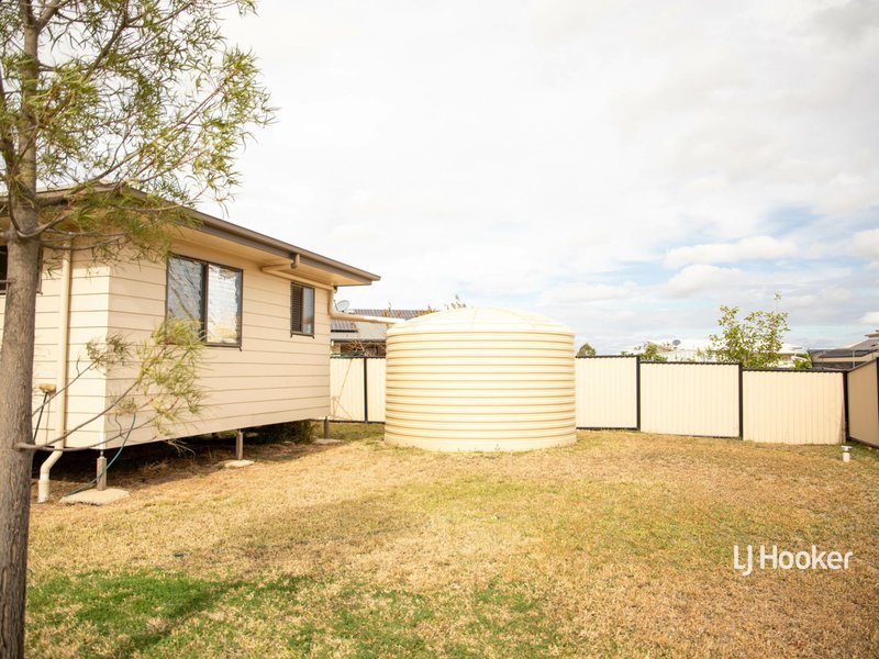 Photo - 15 Lockyer Crescent, Roma QLD 4455 - Image 20