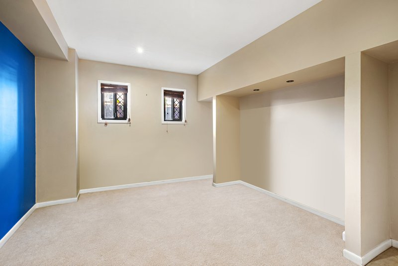 Photo - 15 Lord Byron Parade, Strathpine QLD 4500 - Image 8