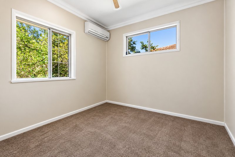 Photo - 15 Lord Byron Parade, Strathpine QLD 4500 - Image 11
