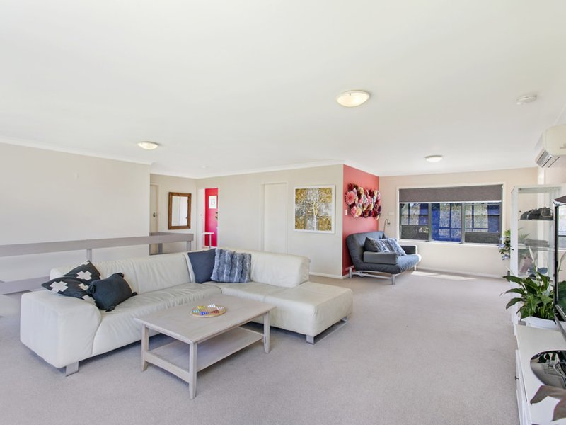 Photo - 15 Lord Street, Belrose NSW 2085 - Image 3