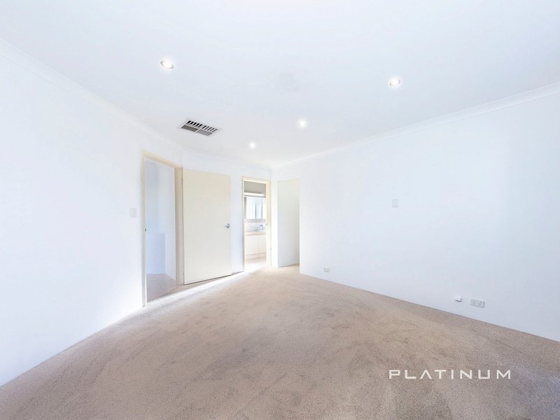 Photo - 15 Lorient Pass, Quinns Rocks WA 6030 - Image 3