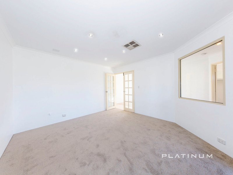 Photo - 15 Lorient Pass, Quinns Rocks WA 6030 - Image 5