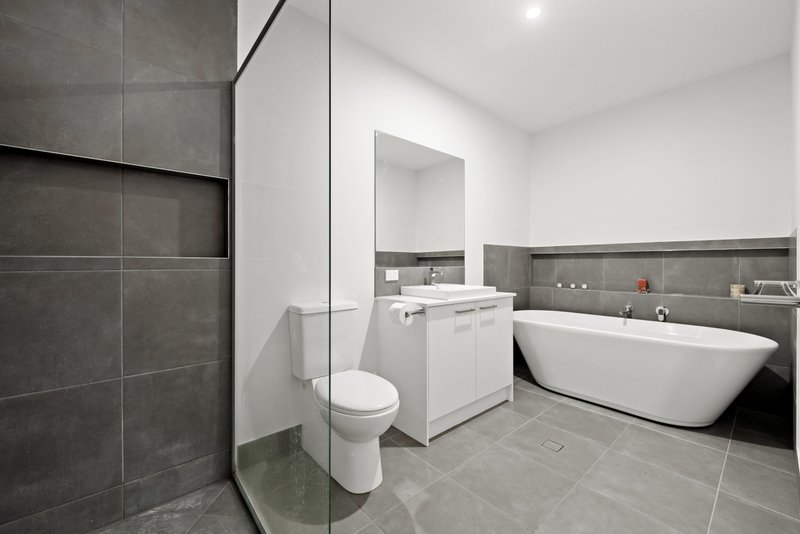 Photo - 15 Lorikeet Place, Burnside QLD 4560 - Image 8