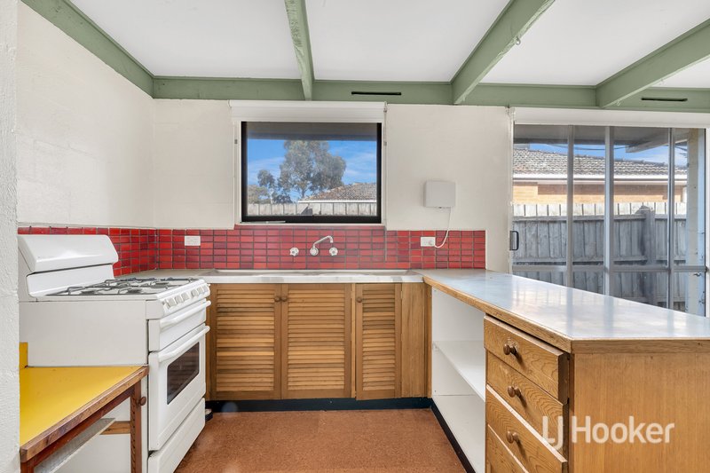 Photo - 15 Lorna Street, Cranbourne VIC 3977 - Image 6