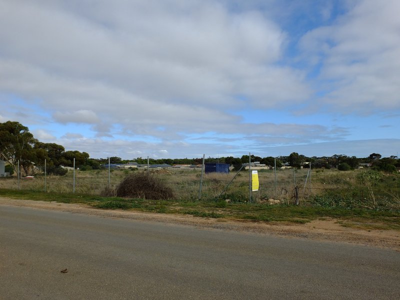 Photo - 15 ( Lot 15 ) Hills Road, Moonta SA 5558 - Image 3