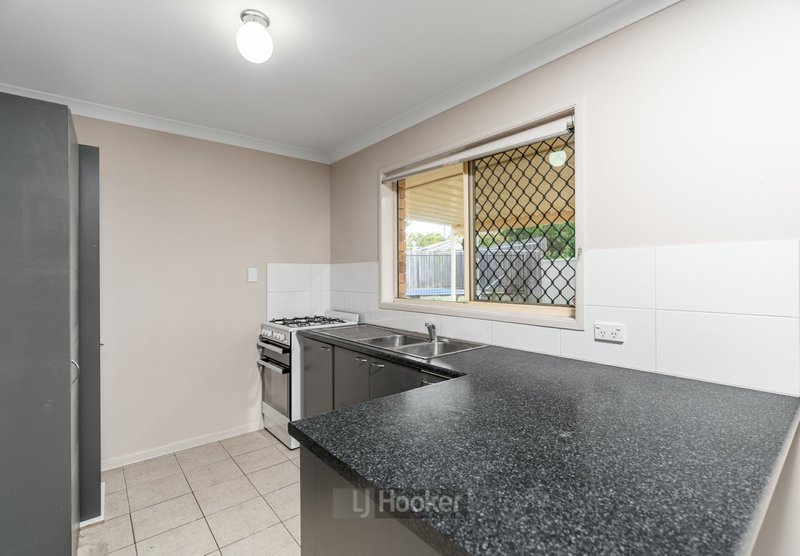 Photo - 15 Lutton Court, Boronia Heights QLD 4124 - Image 5