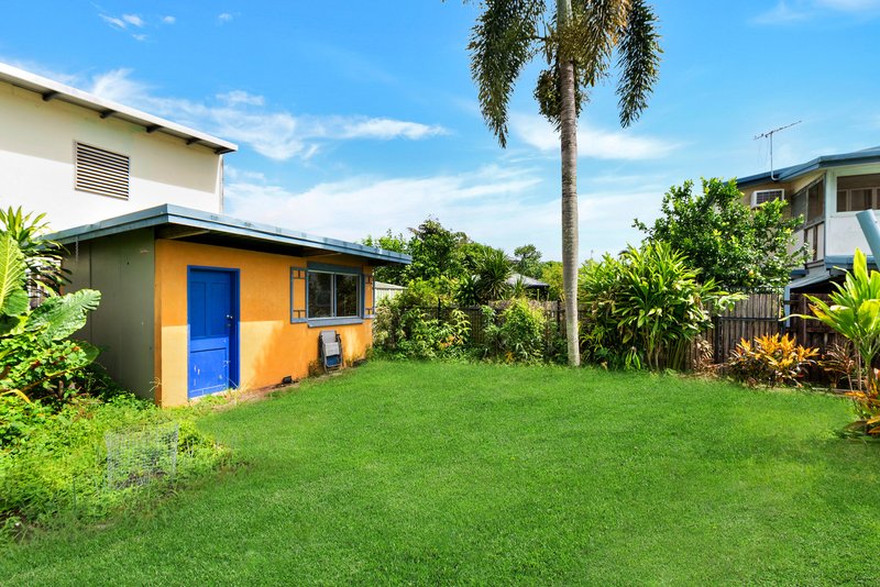 Photo - 15 Macdonnell Street, Manunda QLD 4870 - Image 11