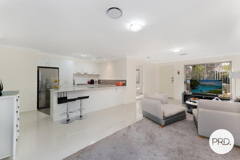 Photo - 15 Maclurcan Street, Franklin ACT 2913 - Image 6