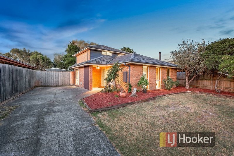 15 Macquarie Court, Cranbourne North VIC 3977