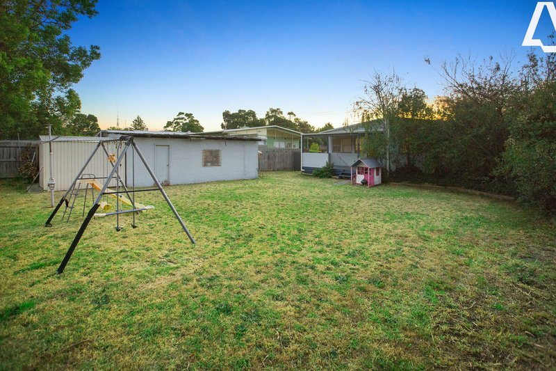 Photo - 15 Mahogany Avenue, Frankston North VIC 3200 - Image 14