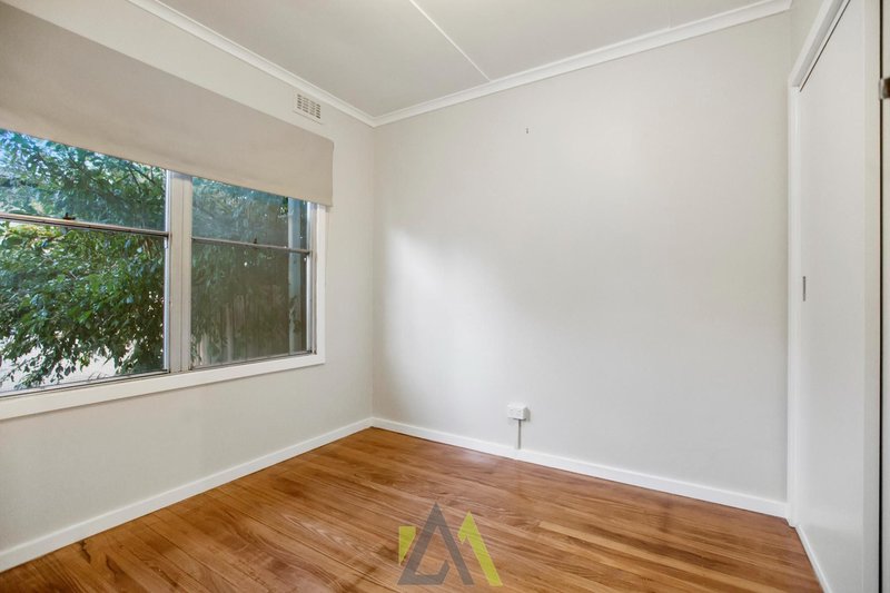 Photo - 15 Mahogany Avenue, Frankston North VIC 3200 - Image 7