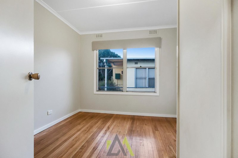 Photo - 15 Mahogany Avenue, Frankston North VIC 3200 - Image 8