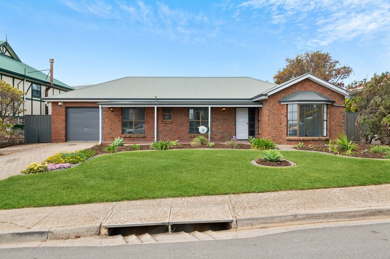 15 Maidencombe Drive, Moana SA 5169