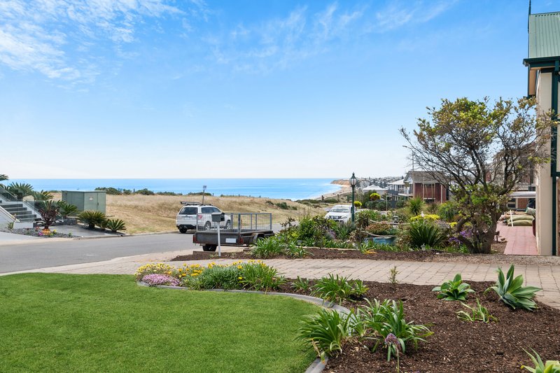 Photo - 15 Maidencombe Drive, Moana SA 5169 - Image 2