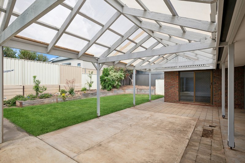 Photo - 15 Maidencombe Drive, Moana SA 5169 - Image 7