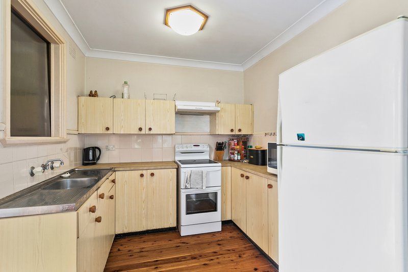 Photo - 15 Malin Road, Oak Flats NSW 2529 - Image 3