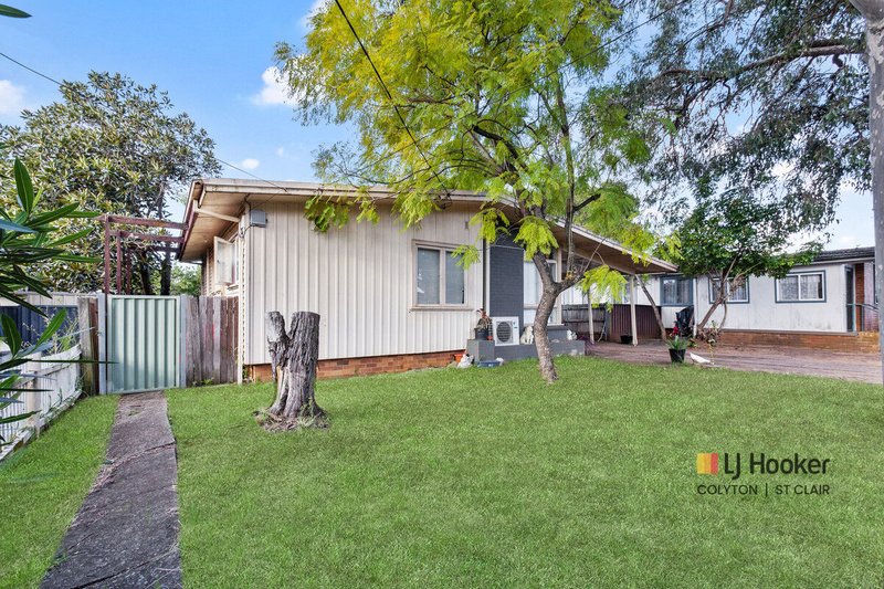 15 Manila Road, Lethbridge Park NSW 2770