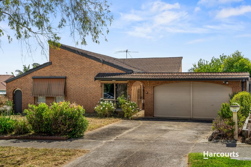 15 Mannering Drive, Glen Waverley VIC 3150