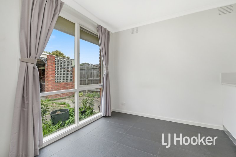 Photo - 15 Manning Close, Hampton Park VIC 3976 - Image 10