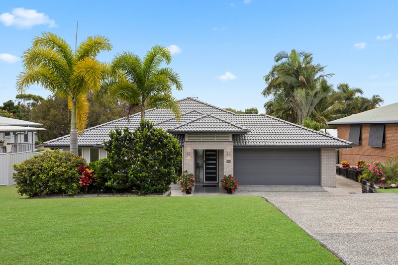 15 Manooka Drive, Rainbow Beach QLD 4581