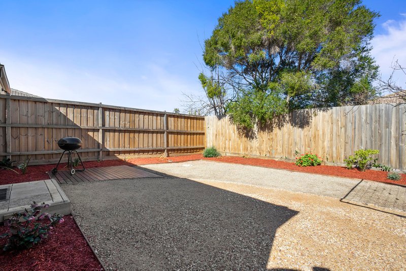 Photo - 15 Mantello Drive, Werribee VIC 3030 - Image 10