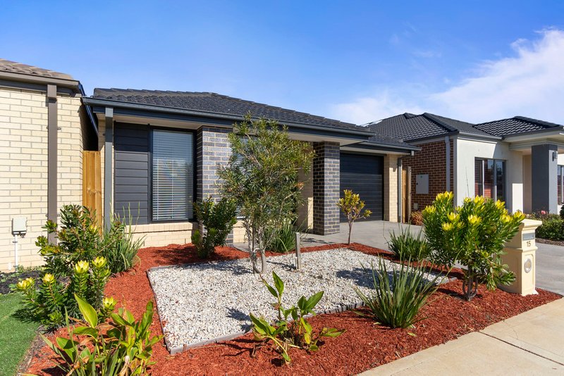 Photo - 15 Mantello Drive, Werribee VIC 3030 - Image 11