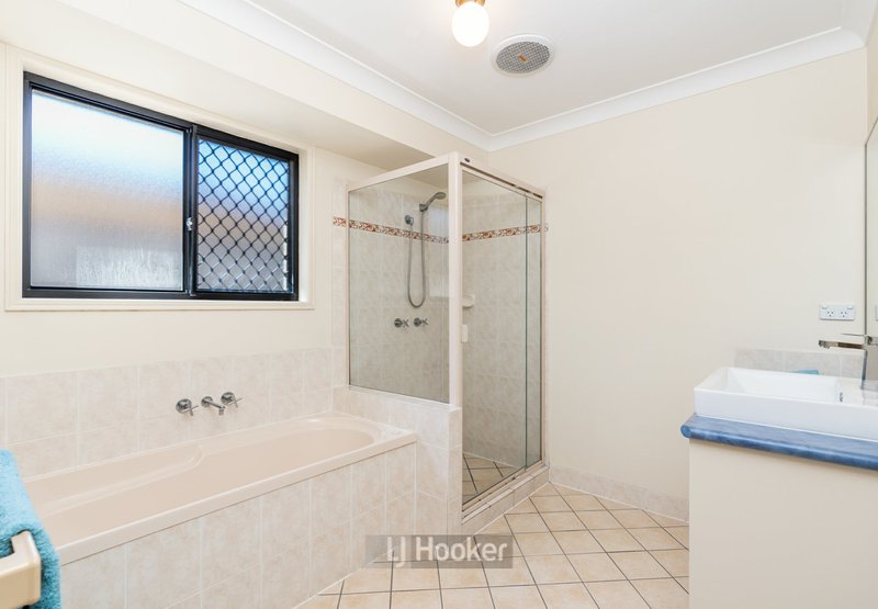 Photo - 15 Mapleton Crescent, Forest Lake QLD 4078 - Image 11