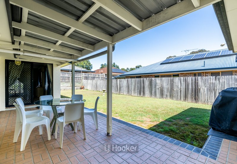 Photo - 15 Mapleton Crescent, Forest Lake QLD 4078 - Image 15