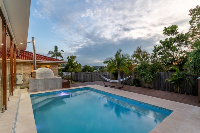 Photo - 15 Mareeba Court, Arana Hills QLD 4054 - Image 17