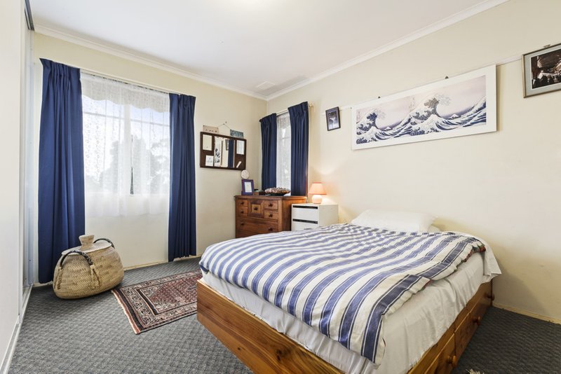 Photo - 15 Margot Street, Chadstone VIC 3148 - Image 4