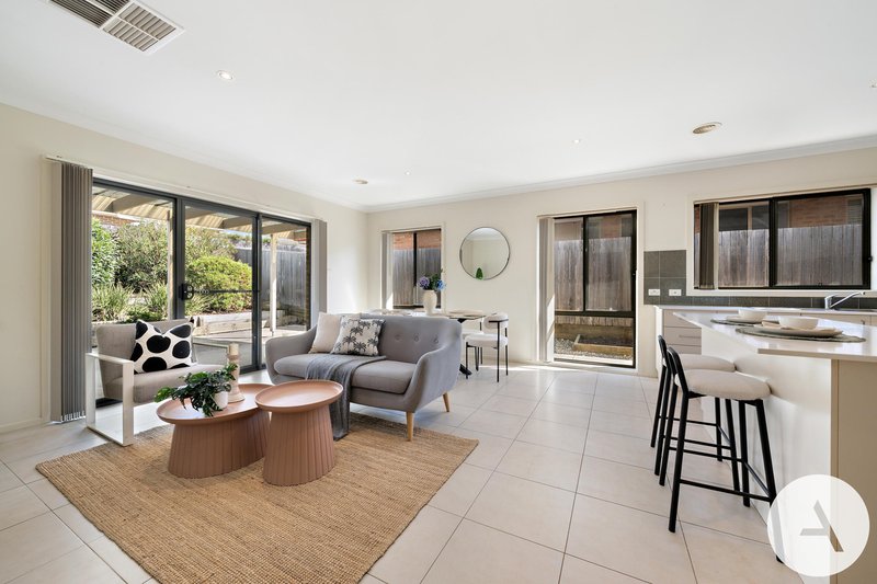 Photo - 15 Maris King Street, Casey ACT 2913 - Image 7