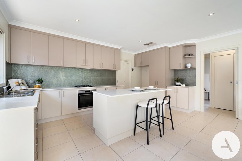 Photo - 15 Maris King Street, Casey ACT 2913 - Image 10