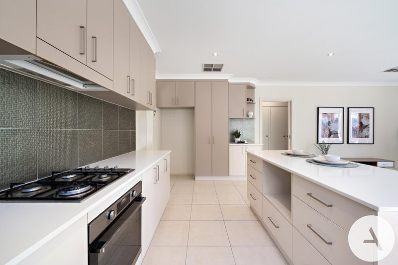 Photo - 15 Maris King Street, Casey ACT 2913 - Image 14