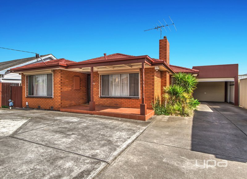 Photo - 15 Mark Street, St Albans VIC 3021 - Image 2