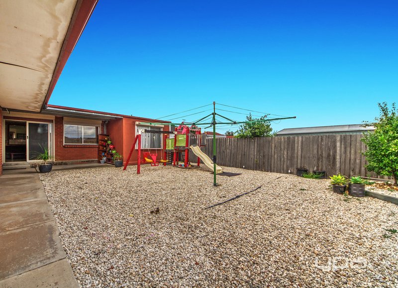 Photo - 15 Mark Street, St Albans VIC 3021 - Image 5