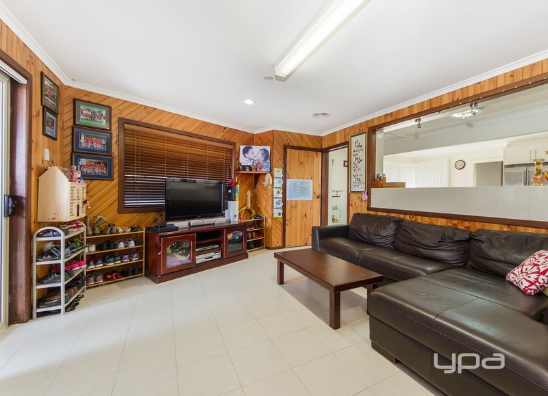 Photo - 15 Mark Street, St Albans VIC 3021 - Image 6