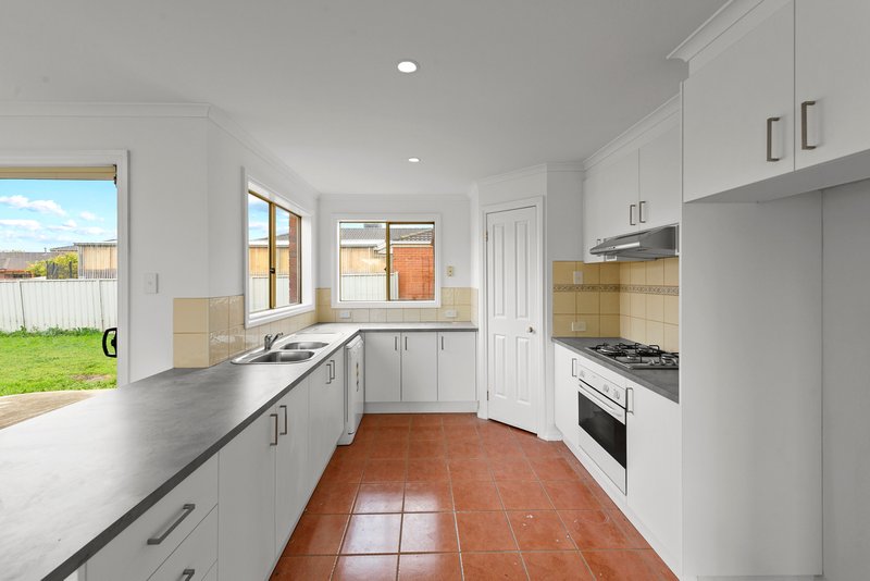 Photo - 15 Marrowie Place, Taylors Hill VIC 3037 - Image 2