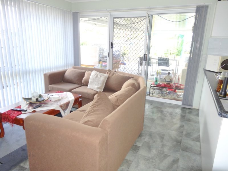 Photo - 15 Mary Leigh Street, Deception Bay QLD 4508 - Image 5