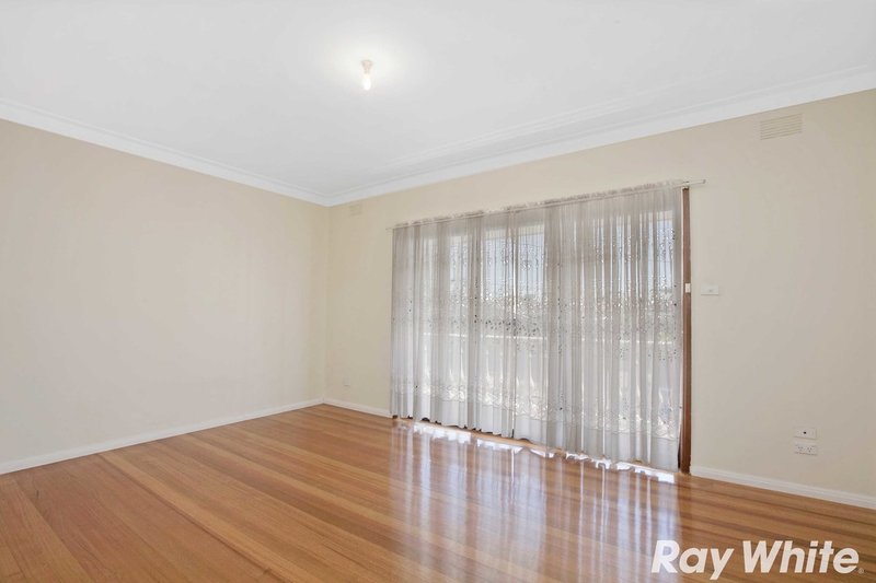 Photo - 15 Maryland Close, Thomastown VIC 3074 - Image 8