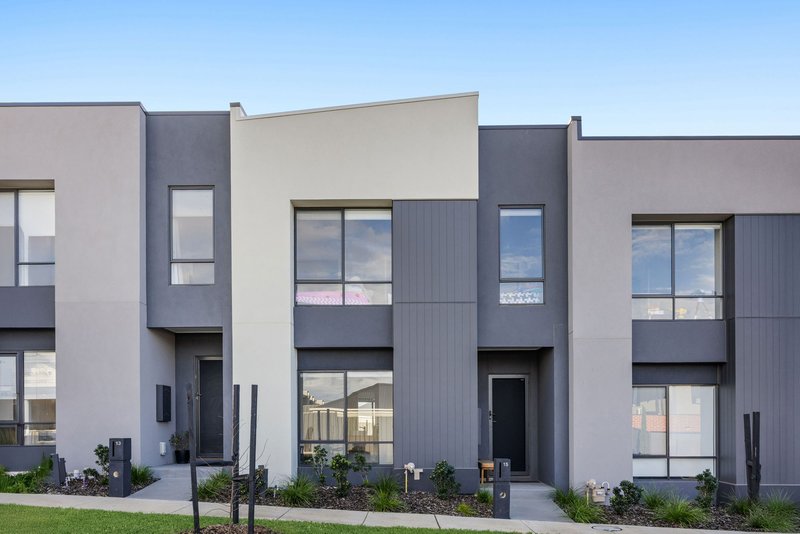 Photo - 15 Masquerade Road, Berwick VIC 3806 - Image 1