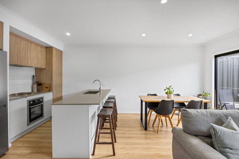 Photo - 15 Masquerade Road, Berwick VIC 3806 - Image 2