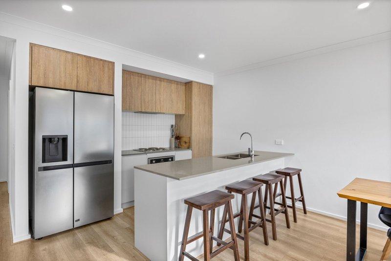 Photo - 15 Masquerade Road, Berwick VIC 3806 - Image 3