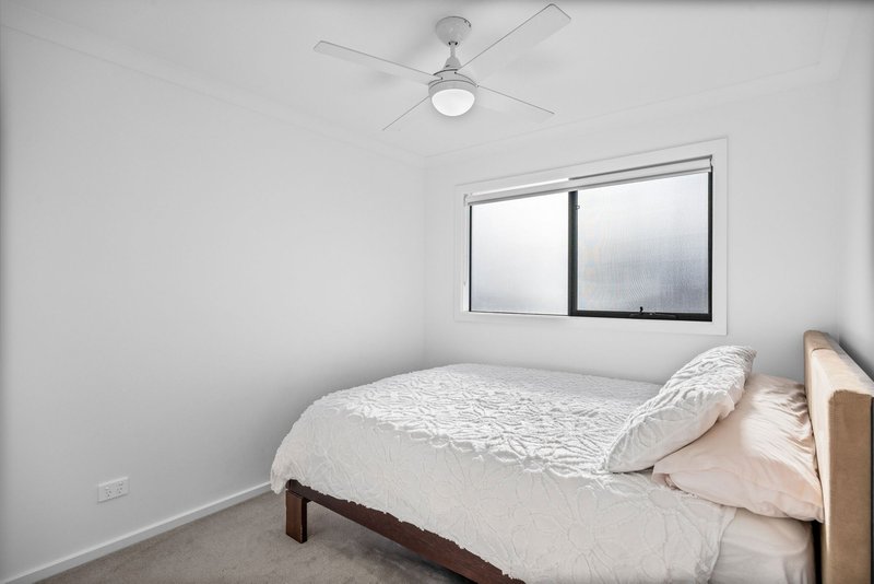 Photo - 15 Masquerade Road, Berwick VIC 3806 - Image 10