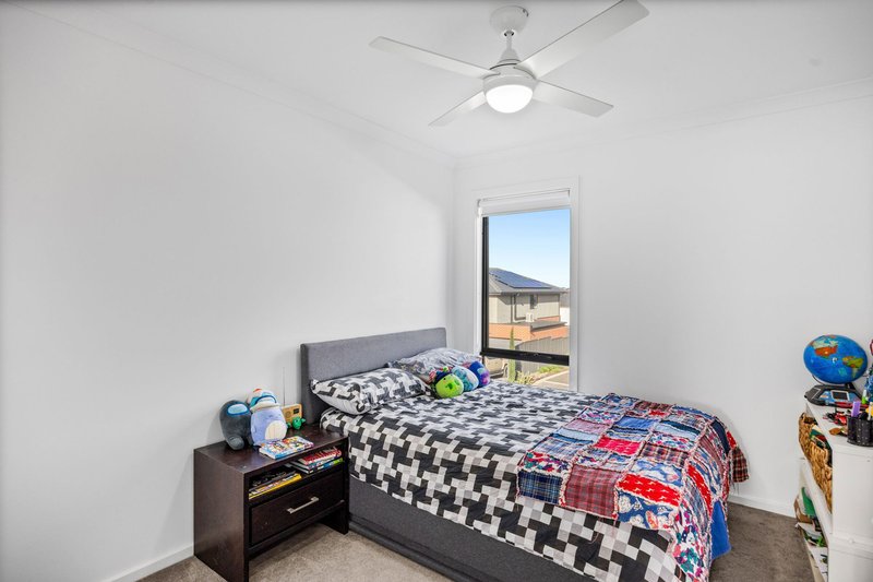 Photo - 15 Masquerade Road, Berwick VIC 3806 - Image 12